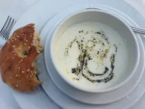 Asmali Konak Etliekmek ve Pide Salonu