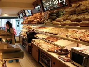 Donnelly's Bakery & Coffee Shop‎