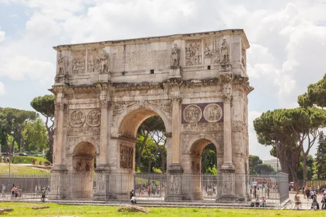 Visit Ancient Rome: Historical Sites and Ruins