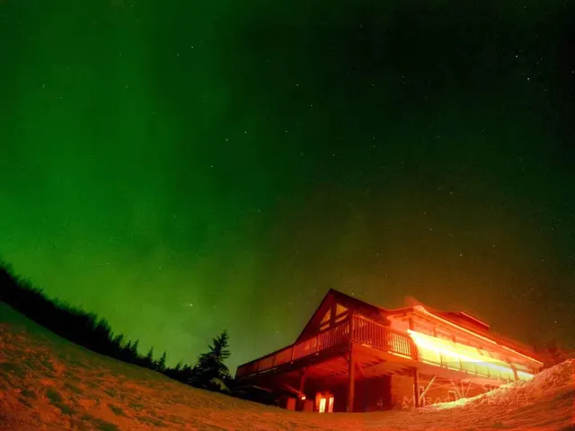 Northen Lights in Alaska: 4 Places to Get the Best Photos & Travel Around Alaska in Winter (Updated 2025)