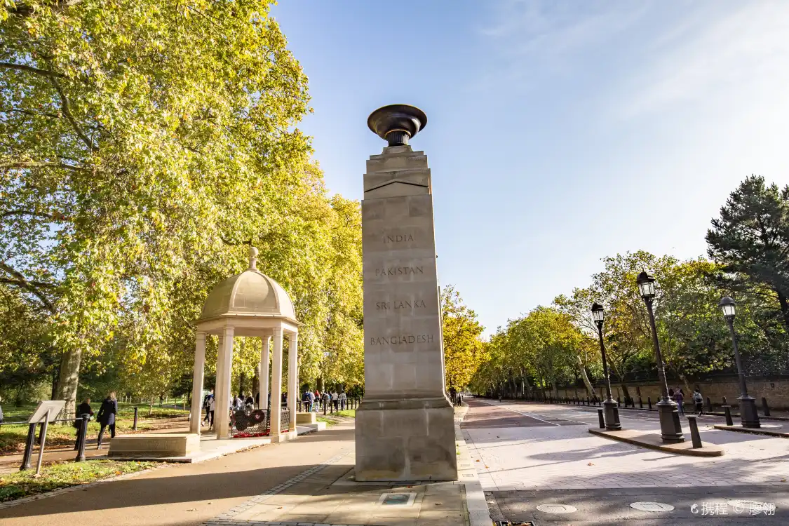 Hotels near The Memorial Gates