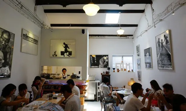 As a Coffee Break During Your Trip, Spend a Lazy Afternoon in One of These 8 Small Cafés