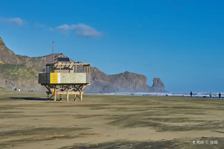 Hotel dekat Karekare Beach