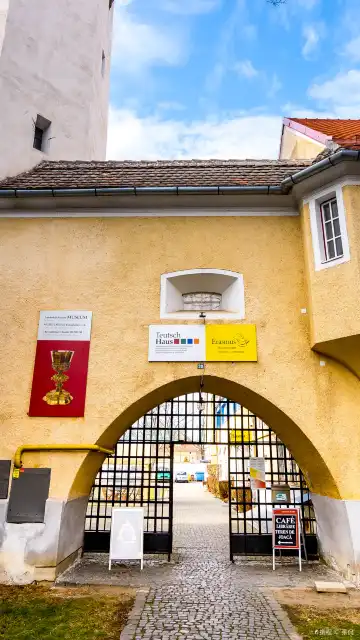 Hotels near The Evangelical Church of Romania Museum