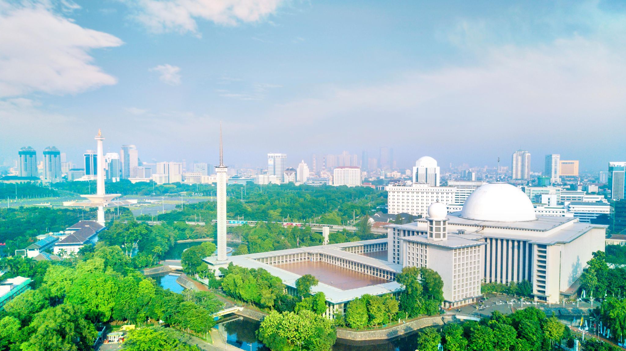 1-day tour of Jakarta National Monument and Istiqlal Mosque city tour