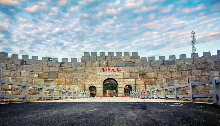 Hotels near Qingdao Wenhai College