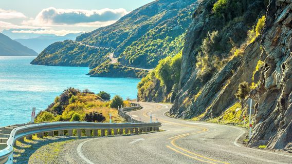 Glenorchy-Queenstown Road