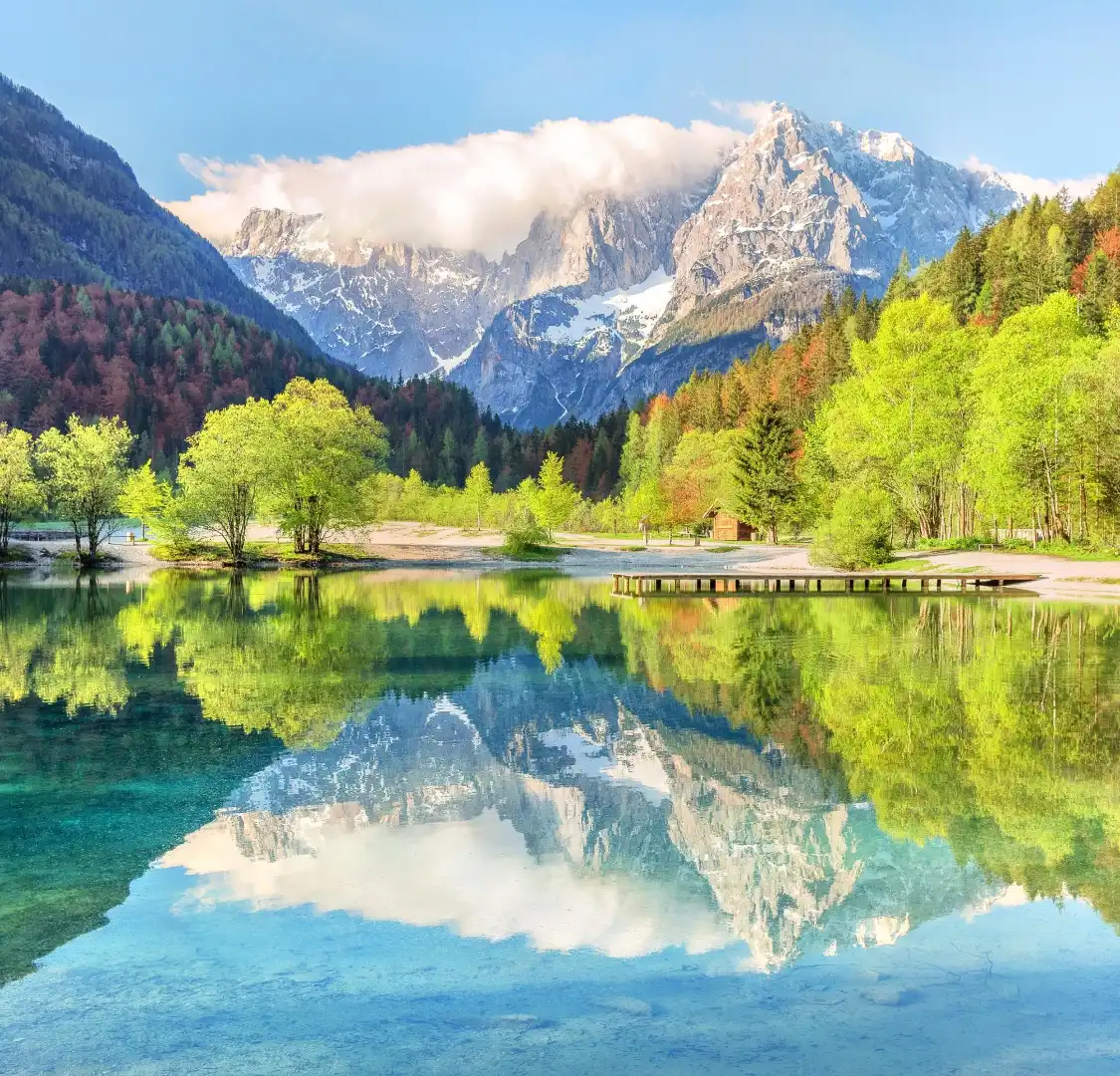 Hotels near Lake Jasna