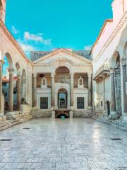 Templo de Júpiter/Baptisterio