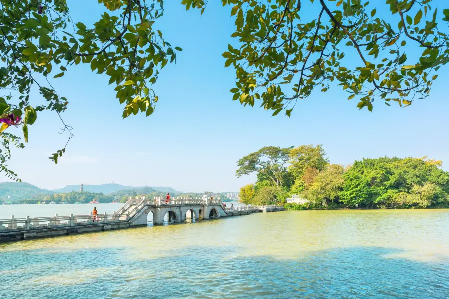 Hundred Flower Pond (Bai Hua Zhou)