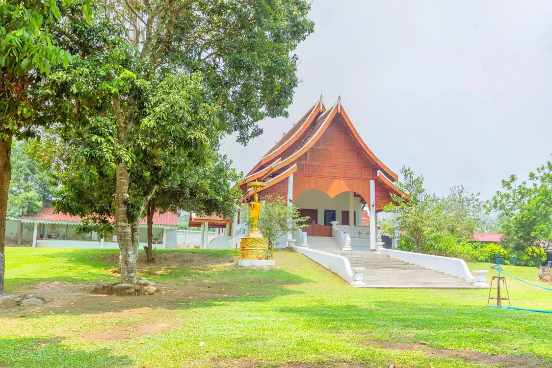 Hotels near Wat Nam Hoo