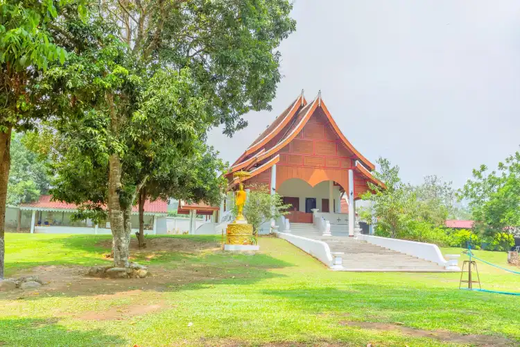 Hotel dekat Wat Nam Hoo