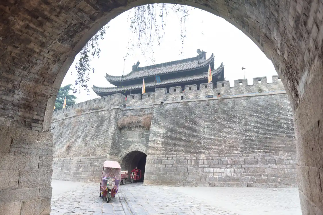 Hotels near Binyang Gate