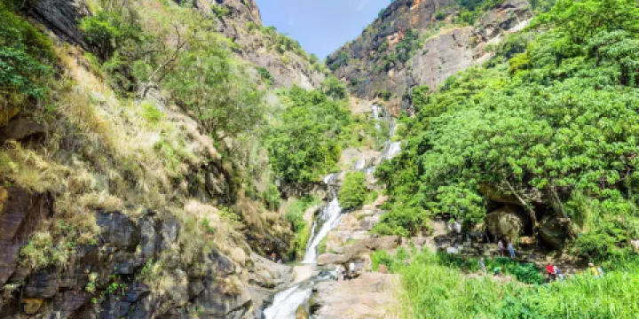 拉瓦納埃勒瀑布