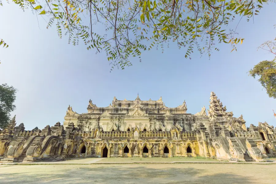 Maha Aungmye Bonzan Monastery