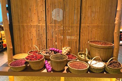 学街秀兰麻辣烫