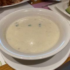 Laoyejiudianyuntianzizhucanting User Photo