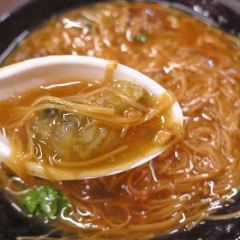 紅門大腸蚵仔麵線,魯肉飯 User Photo