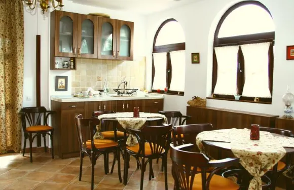 里拉科納克旅館