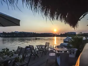 Sunshine Bar
