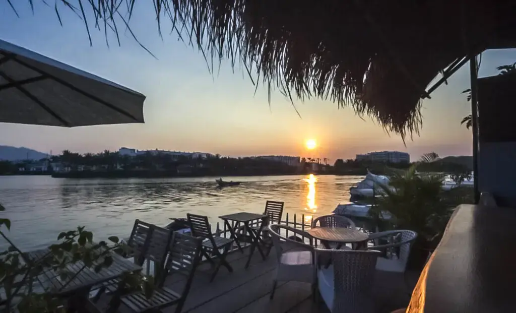 Sunshine Bar