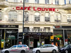 Café Louvre