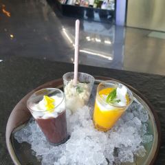 Jiang Tai WuEr (HuanQiu JinRong ZhongXin Restaurant) 여행 사진