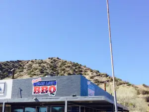Clint’s Blue Line Bbq