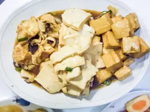 Lantern soy sauce braised food