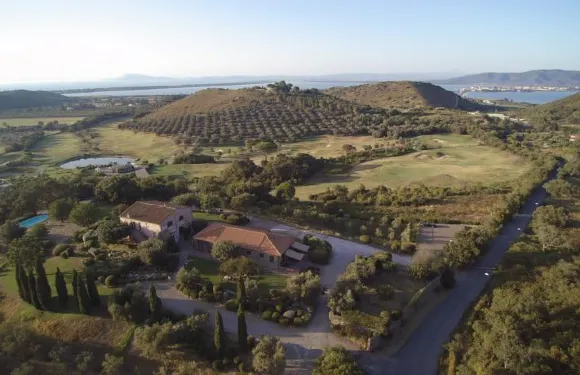 特拉羅薩高爾夫度假酒店