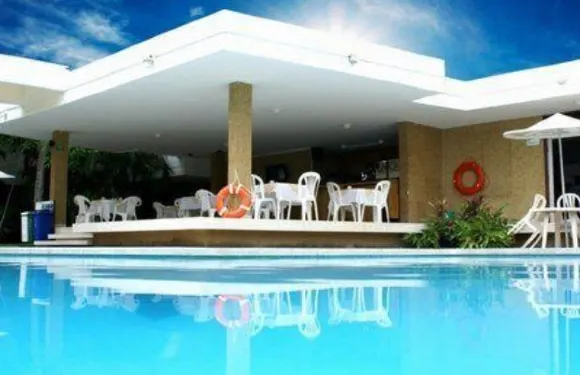 巴比克萊爾套房公寓式酒店