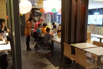 McDonald's (shishibaodaozhonglu)