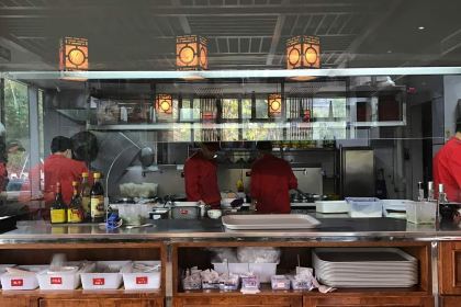 Hongdenglongmianshiguan (shimao)