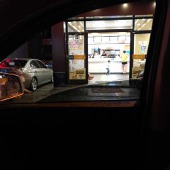 华莱士·全鸡汉堡(中山南路店) User Photo