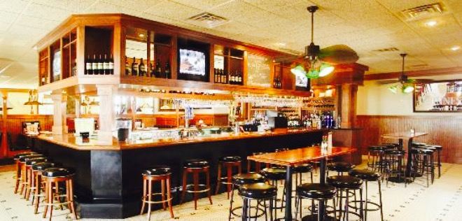 Minervas Grill and Bar