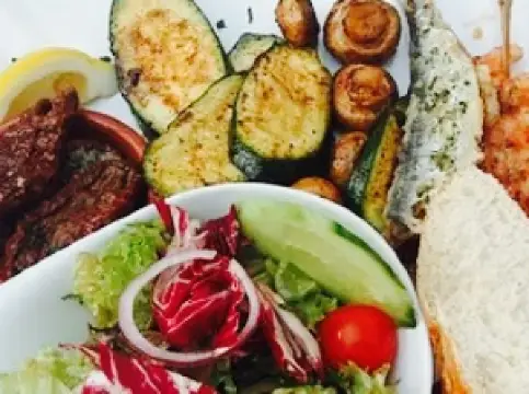 saro tapas bar & lounge