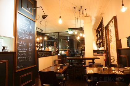 Sally's Kitchen & Winebar