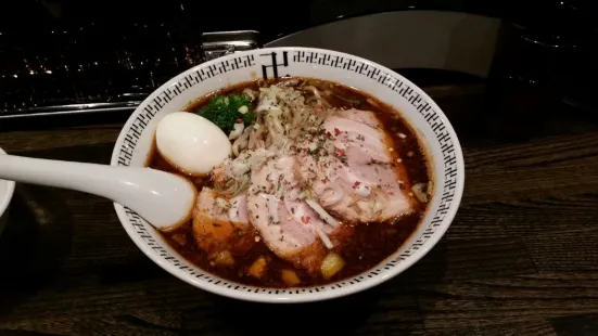 スパイス ラー麺 卍力 (マンリキ)