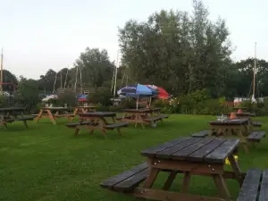 Pleasure Boat Inn