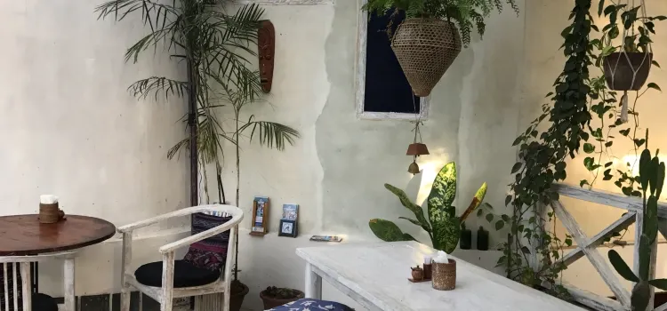 Pachamama Organic Cafe & Villa