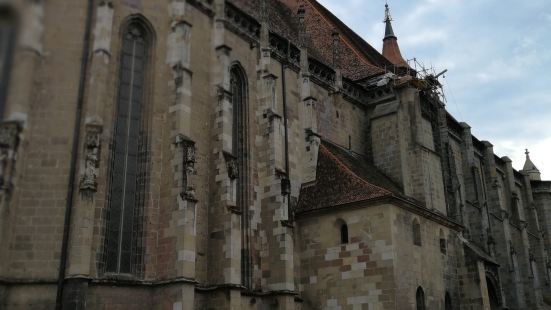 黑教堂始建於1383年，修建時間持續了近100年，到了147