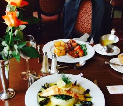 Carre Arms Hotel and Restaurant