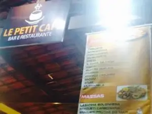 Le Petit Cafe