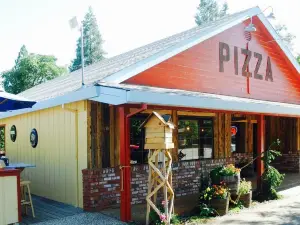 Sugar Pine Pizza