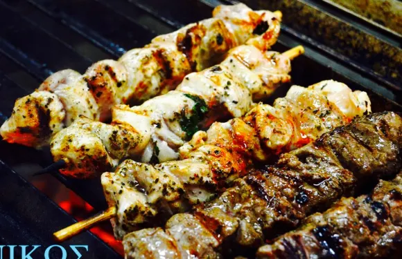 NIKOS Coalgrill Greek