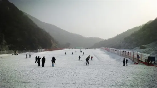 神靈寨滑雪場