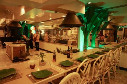 The Singing Cooks & Waiters