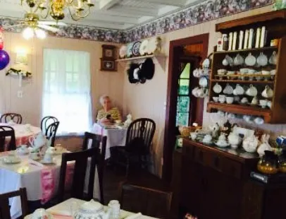 Four Friends Tea Room & Gifts