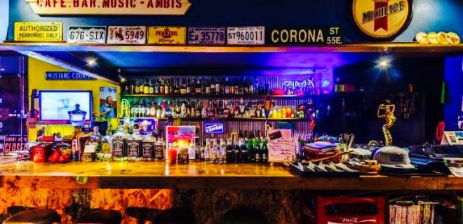 Cafe & Bar& Music Ambis