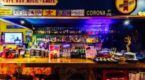 Cafe & Bar& Music Ambis